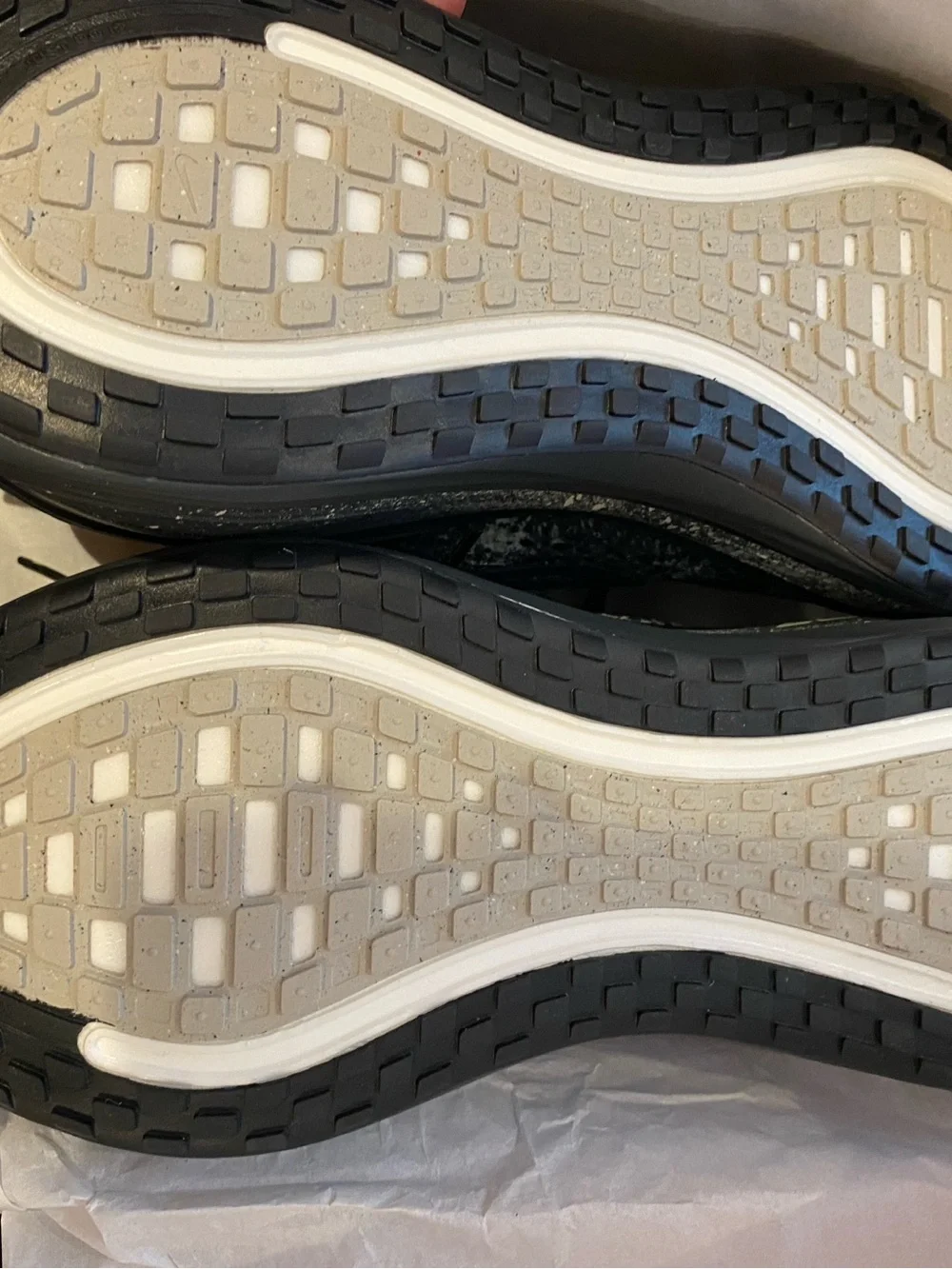Nike Vomero plus mens size 11 IM6777-060 new